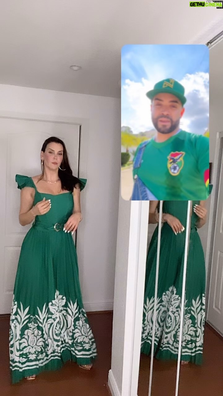 Gabriela Vergara - 229.3K Likes - Dicen que el que canta ora dos veces… y el que canta y baila? Esta canción de @nacho me encanta, me alegra y me hace el día mejor. Definitivamente es otro #mantramañanero. Vestuario: @calipsomiami