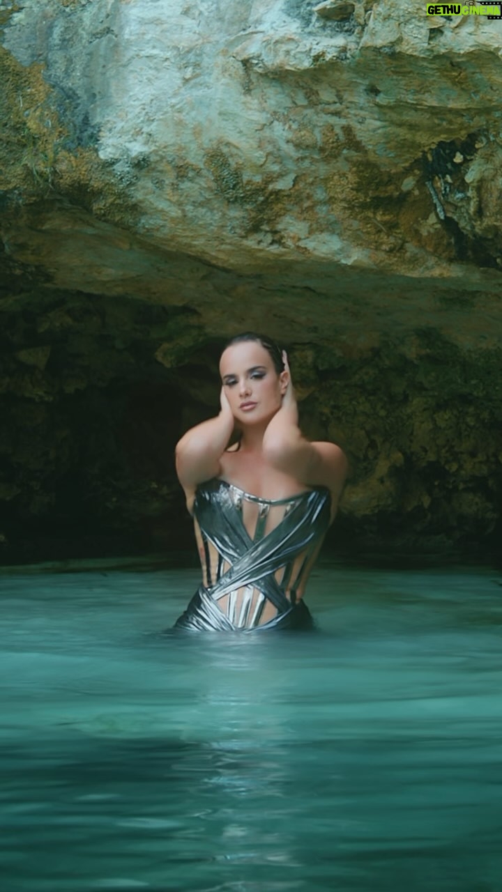 Gala Montes - 139.9K Likes - YA DISPONIBLE  Video oficial “más bonita que el mar” link en mi vio