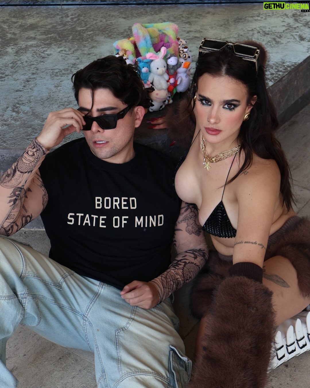 Gala Montes - 97.7K Likes - KOMO AGOTA FINGIR K NO NOS PASA NADA :/