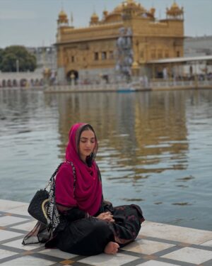 Gauri Virdi Instagram - 🥹🫶🏼
#darbarsahib #goldentemple