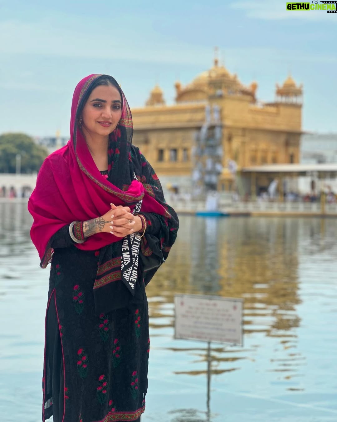 Gauri Virdi - 102.6K Likes - 🥹🫶🏼 
 #darbarsahib #goldentemple