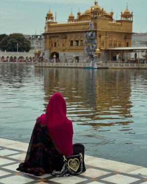 Gauri Virdi Instagram - 🥹🫶🏼
#darbarsahib #goldentemple