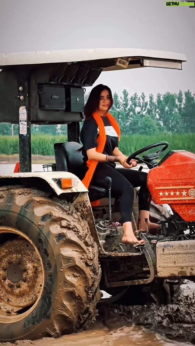 Gauri Virdi - 216.8K Likes - 🍩😏❤️‍🔥