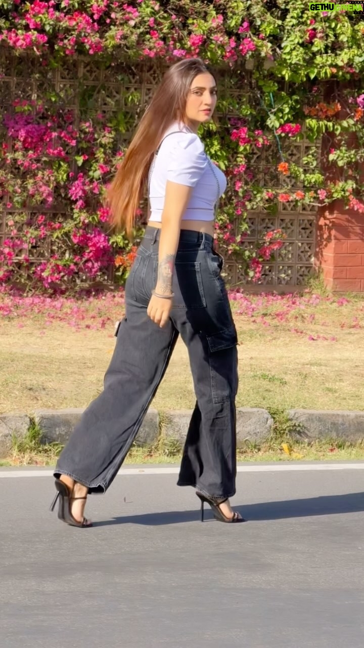 Gauri Virdi - 76.9K Likes - 💜 👁️