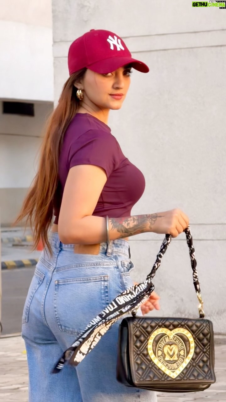 Gauri Virdi - 58.8K Likes - Do you know 🤪 ?