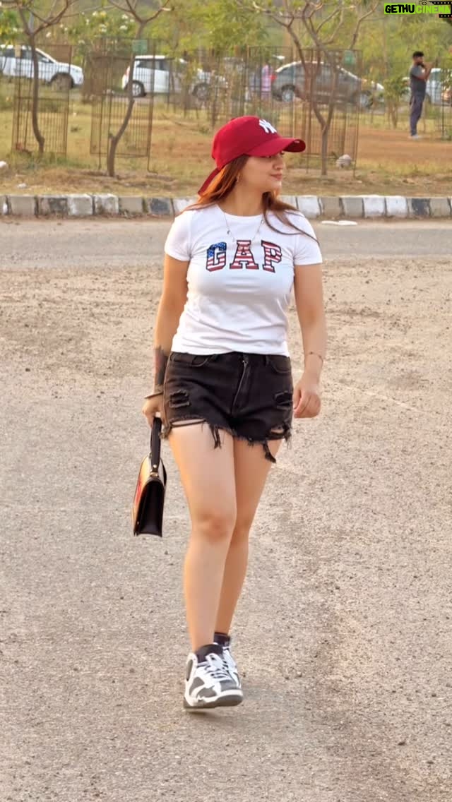 Gauri Virdi - 303.6K Likes - 