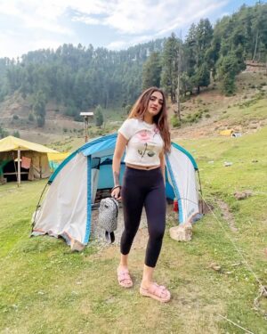 Gauri Virdi Instagram - 🏕️ ☕️ 🐊 #camping
#randomclicks #gaurivirdi