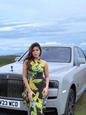Geet Goraya Instagram - Just a fav gurl❤️with fav car🤍
@geetgoraaya_official 

#post #geetgoraya #instagram #viral 
#newpost #instagram
