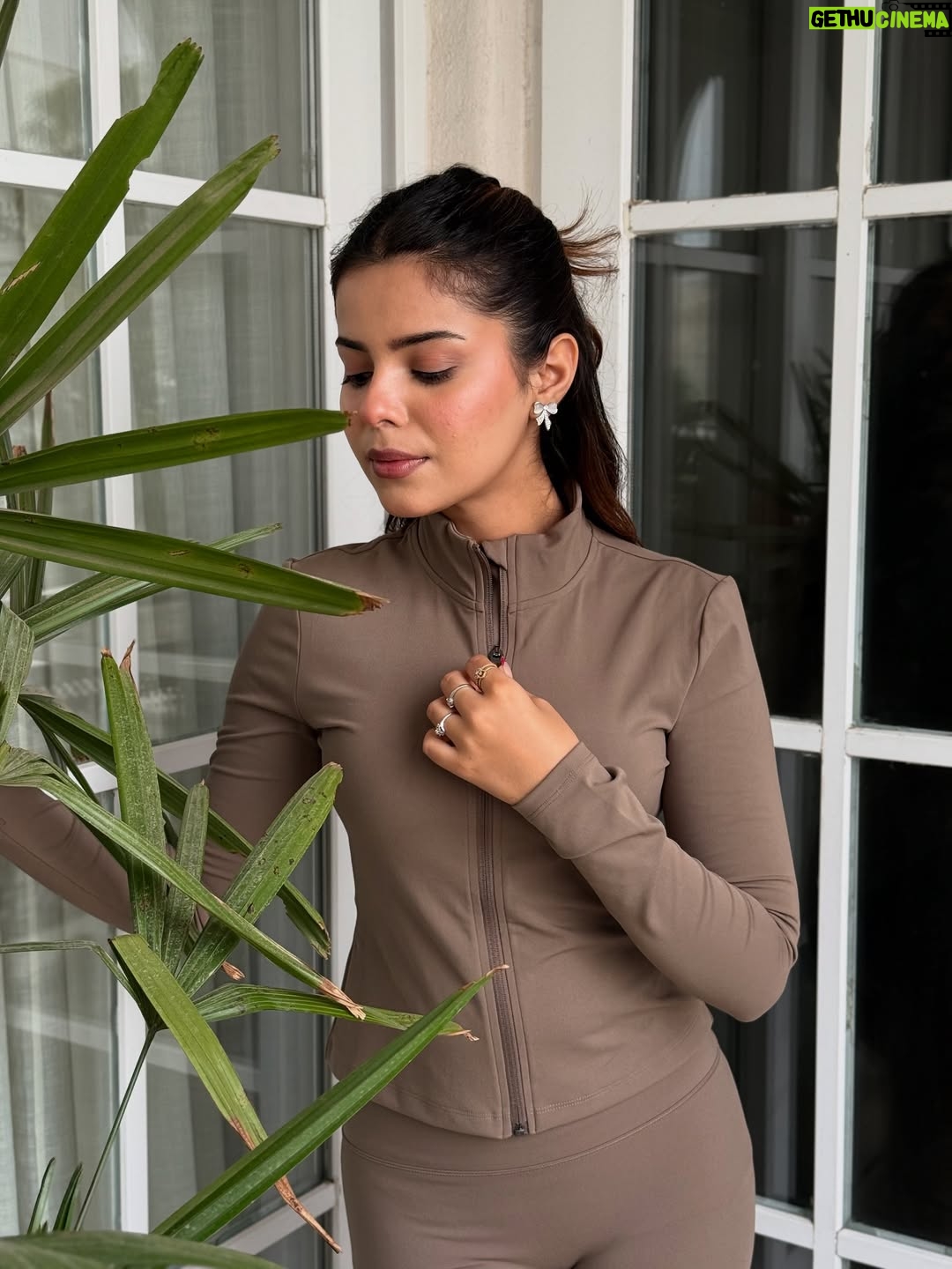 Geet Goraya - 191.9K Likes - Gal millions ch🤓😌💥
Kive o thik thak sab💁🏼‍♀️
@geetgoraaya_official 

#geetgorayaians❤️ #geetgoraya #newpost #viral #post #insta #instamood