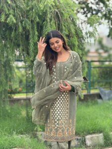 Actress Geet Goraya HD Photos and Wallpapers July 2025