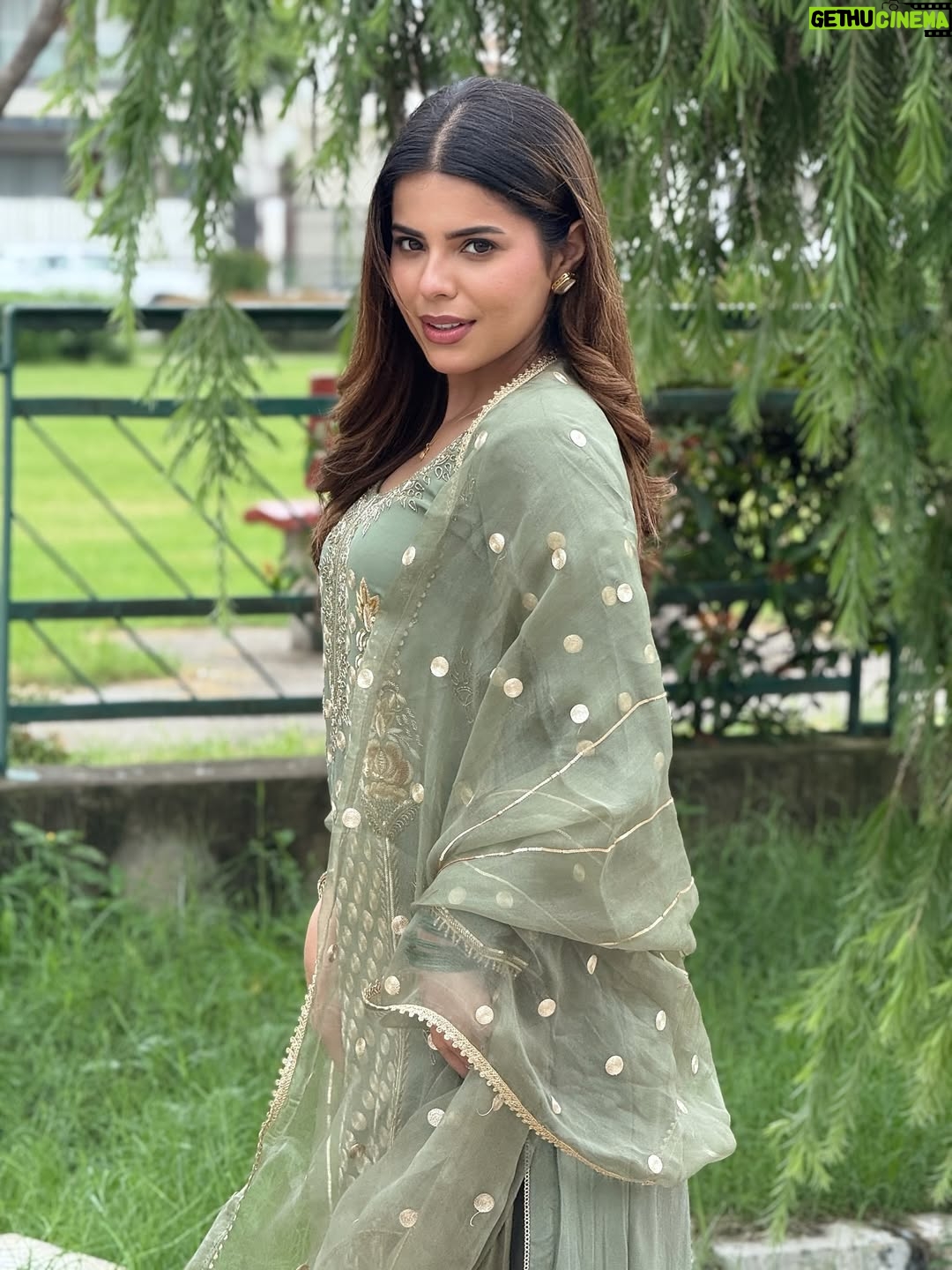 Geet Goraya - 87.9K Likes - Green💚
Wearing @ridacouture5 
Mua @roopkaurcelebritymua 

#post #instagram #virelpost #geetgorayaians❤️