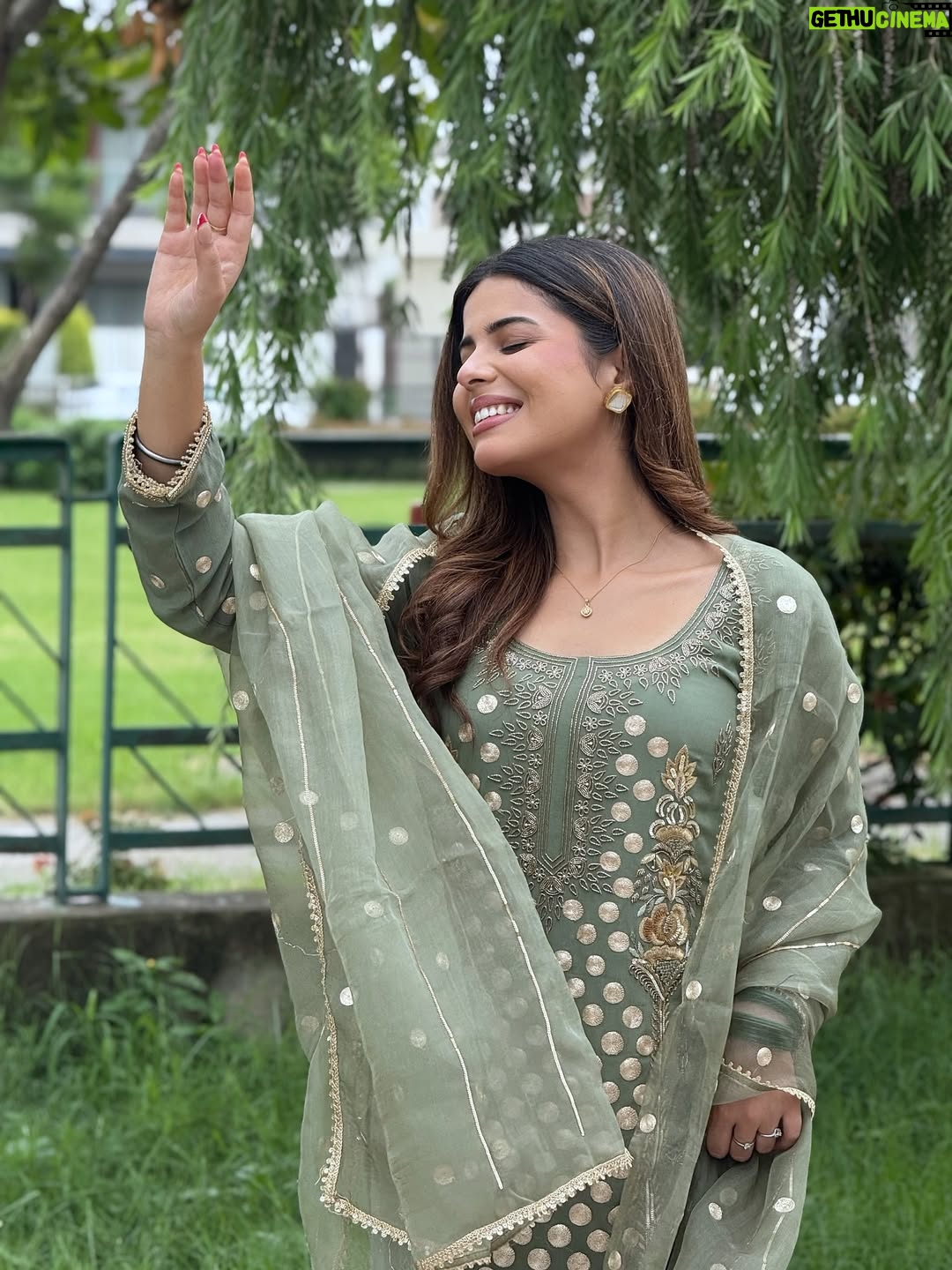 Geet Goraya - 87.9K Likes - Green💚
Wearing @ridacouture5 
Mua @roopkaurcelebritymua 

#post #instagram #virelpost #geetgorayaians❤️