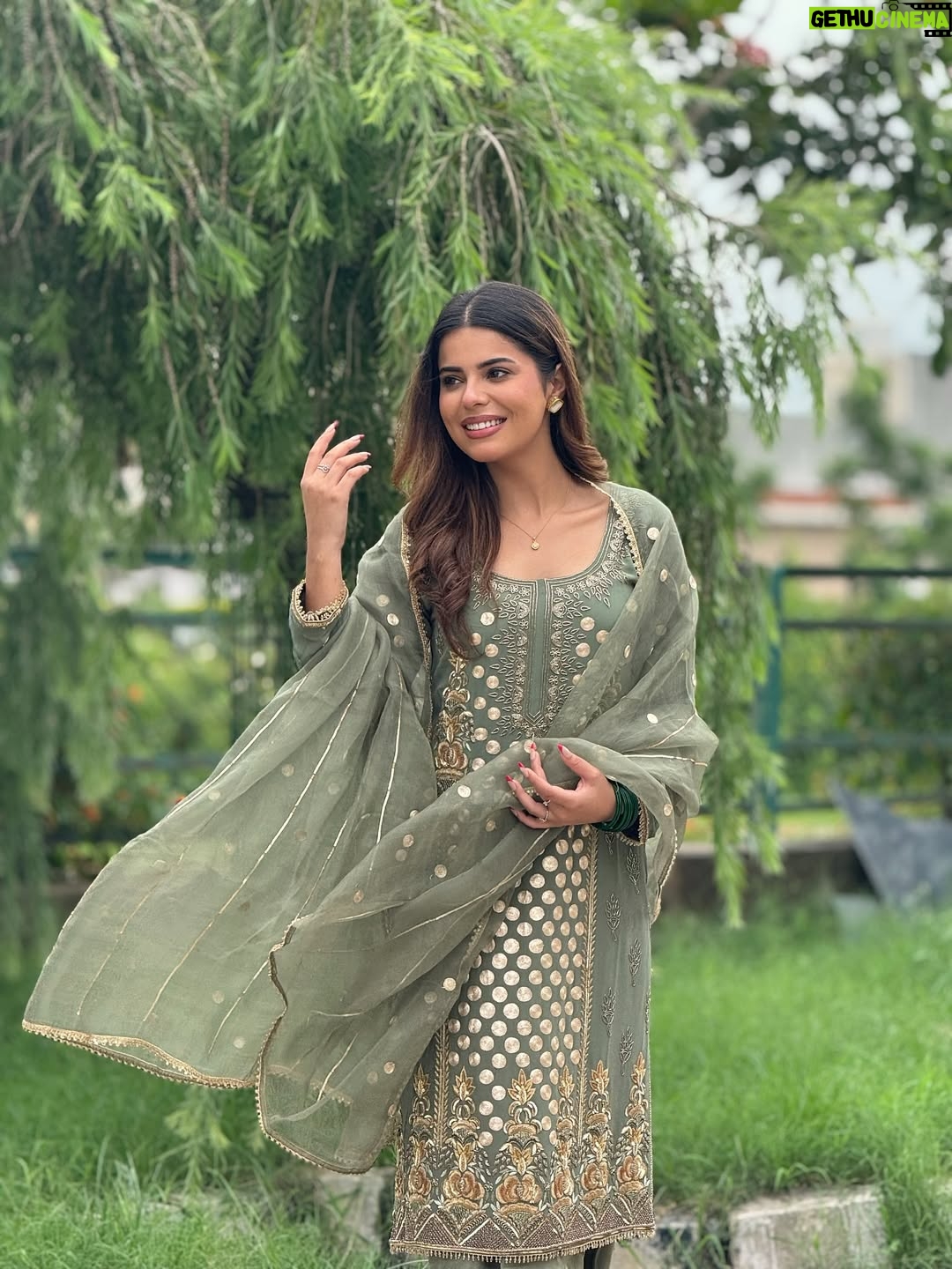 Geet Goraya - 87.9K Likes - Green💚
Wearing @ridacouture5 
Mua @roopkaurcelebritymua 

#post #instagram #virelpost #geetgorayaians❤️