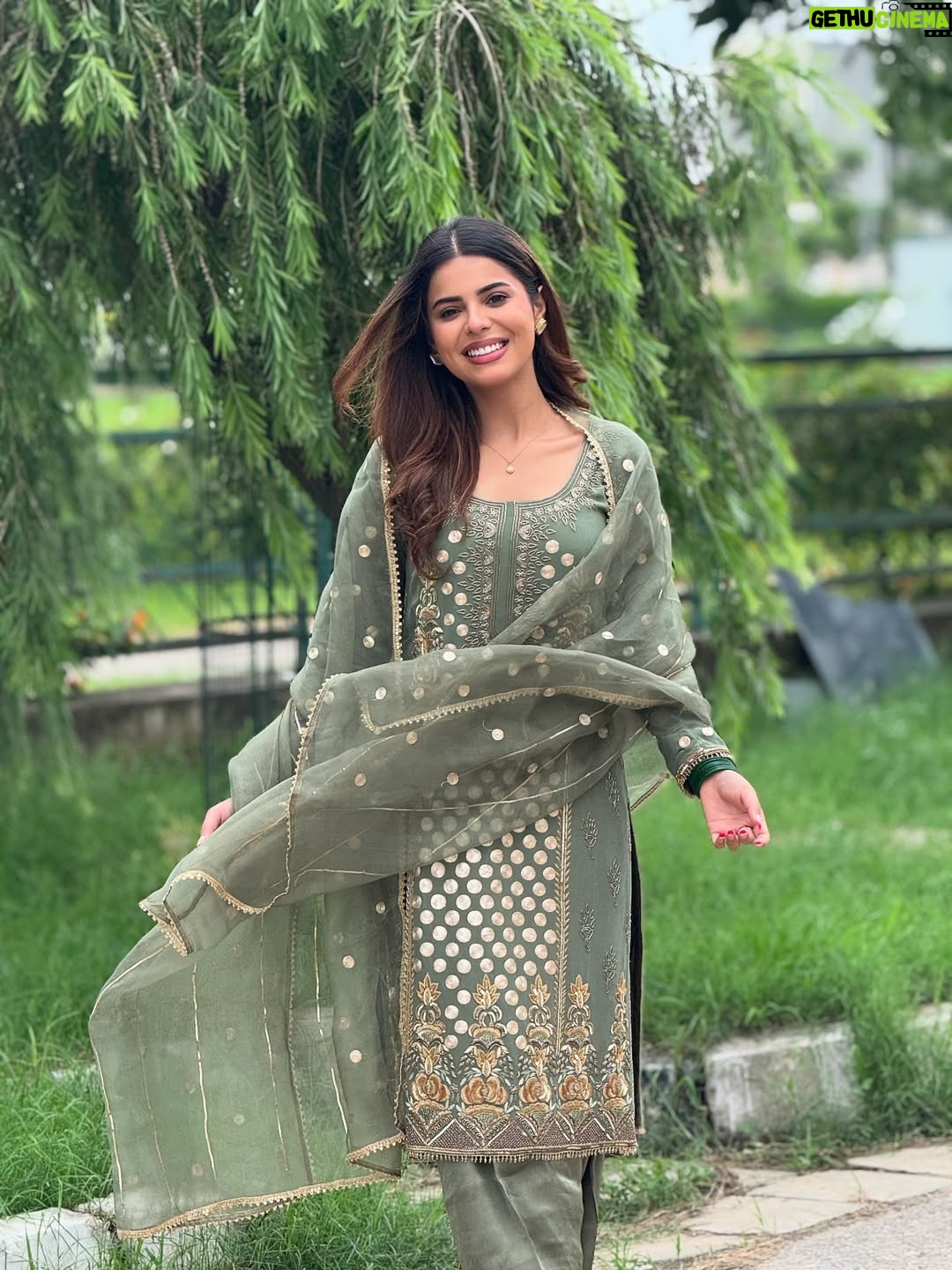 Geet Goraya - 87.9K Likes - Green💚
Wearing @ridacouture5 
Mua @roopkaurcelebritymua 

#post #instagram #virelpost #geetgorayaians❤️