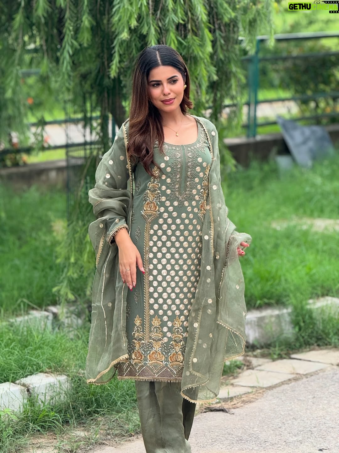 Geet Goraya - 87.9K Likes - Green💚
Wearing @ridacouture5 
Mua @roopkaurcelebritymua 

#post #instagram #virelpost #geetgorayaians❤️
