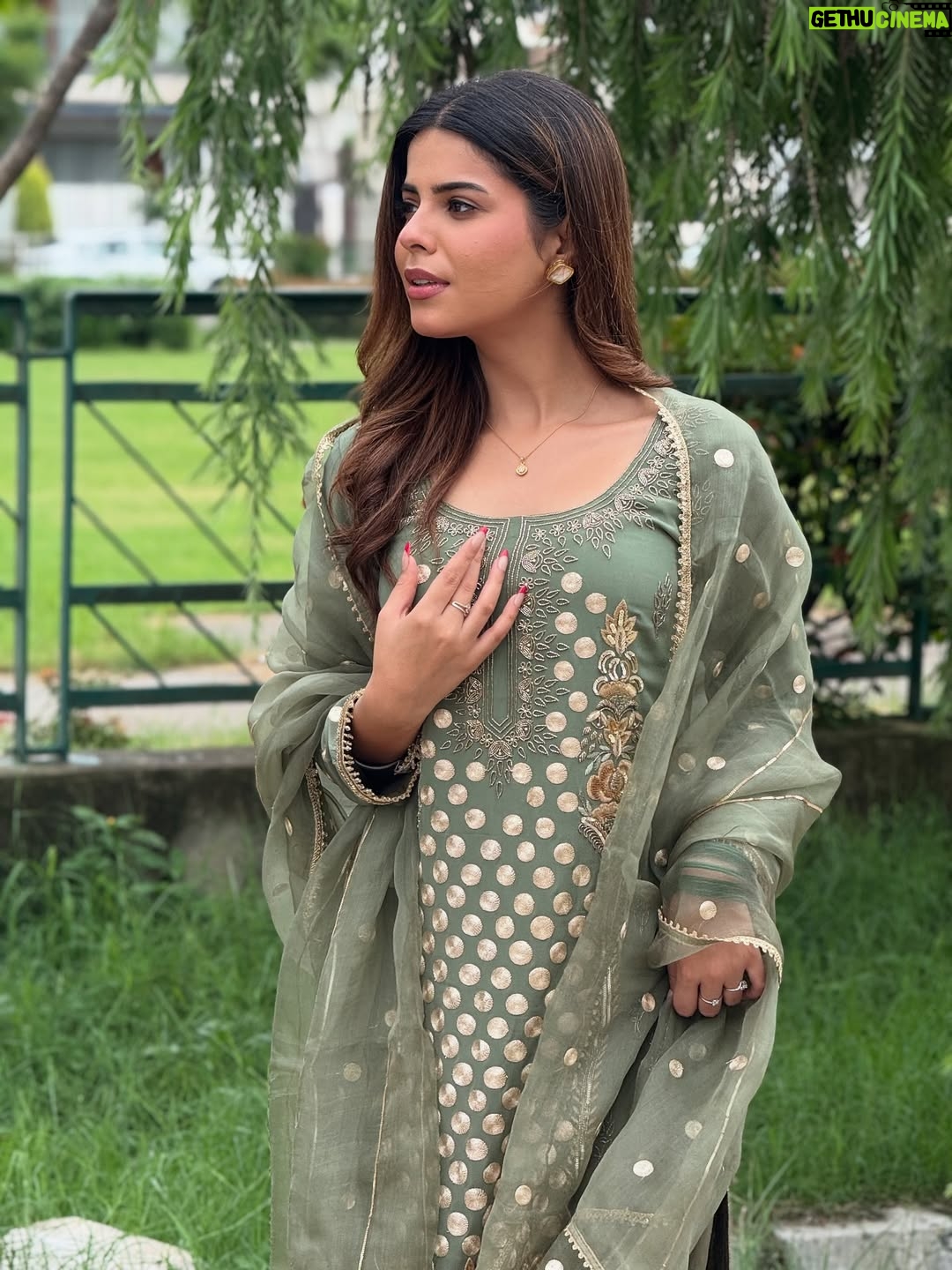 Geet Goraya - 87.9K Likes - Green💚
Wearing @ridacouture5 
Mua @roopkaurcelebritymua 

#post #instagram #virelpost #geetgorayaians❤️
