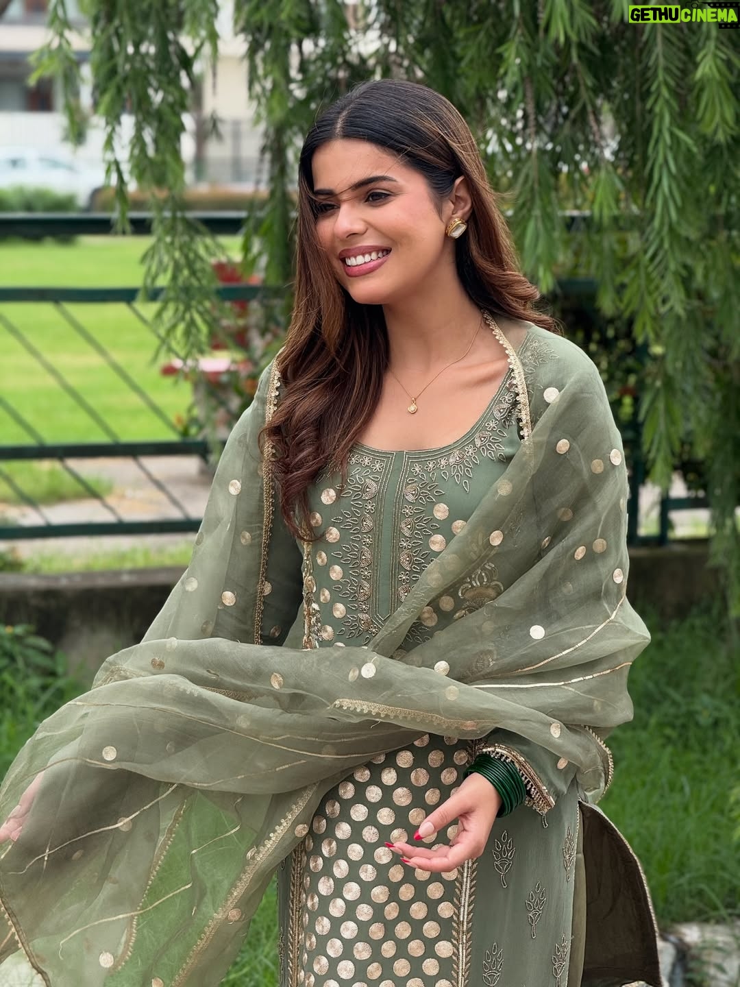Geet Goraya - 87.9K Likes - Green💚
Wearing @ridacouture5 
Mua @roopkaurcelebritymua 

#post #instagram #virelpost #geetgorayaians❤️