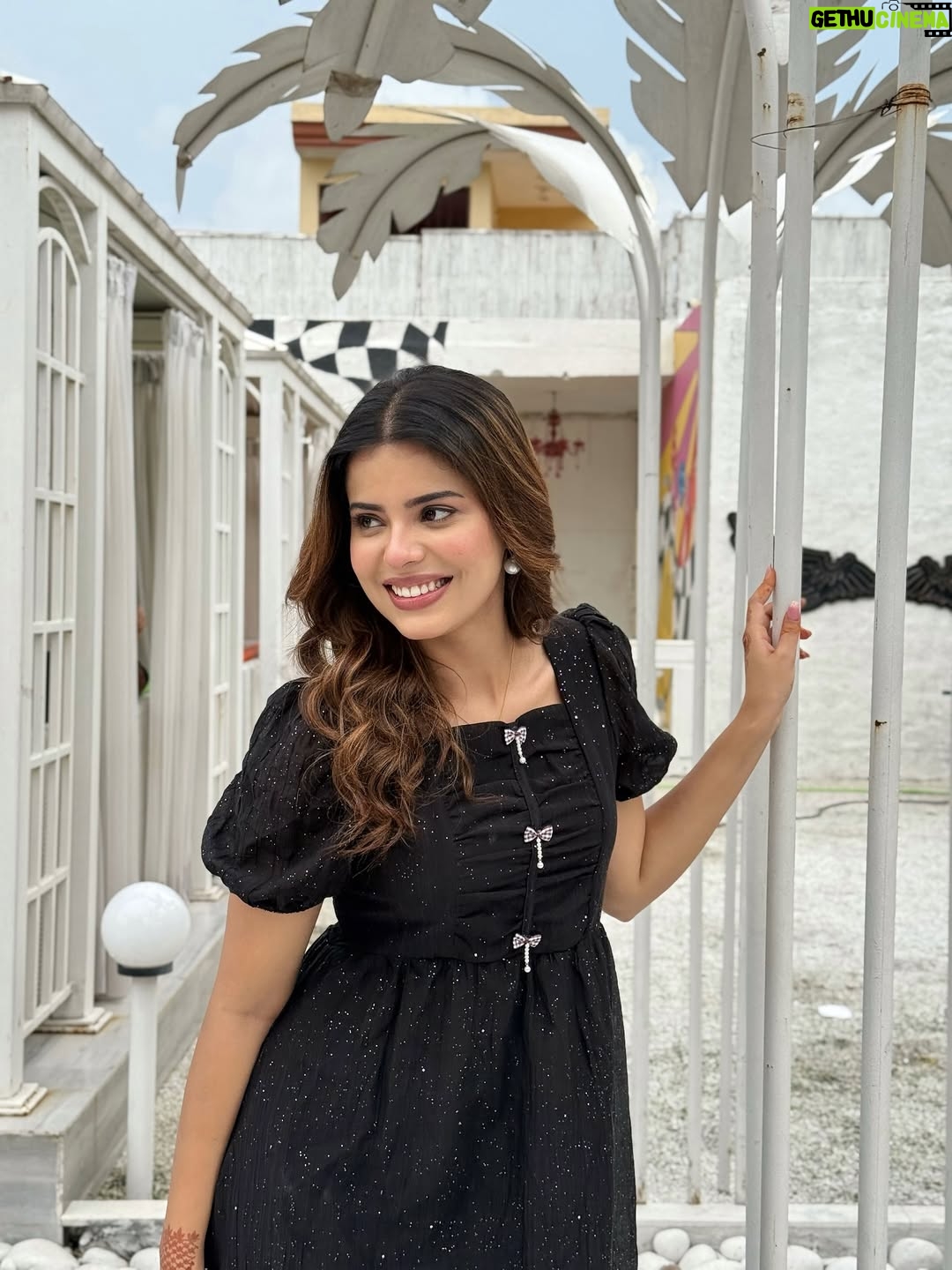 Geet Goraya - 85.4K Likes - Pari🙃🌷caption pls😌
@geetgoraaya_official