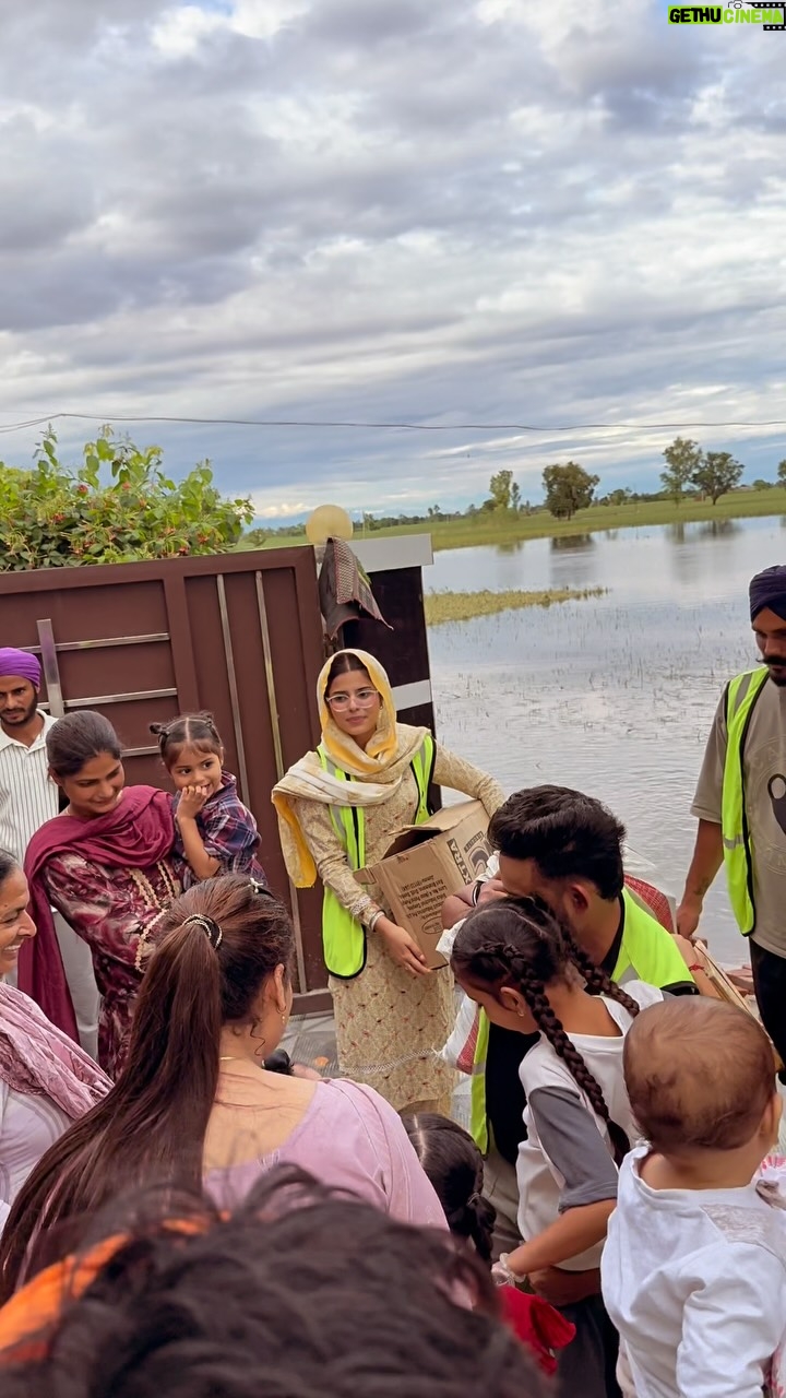 Geet Goraya - 241K Likes - Waheguru ji mehr kreo panjab te🙏🏻
Ajo sare mil ky khde hoiye panjab nal🙏🏻🙏🏻
@khalsa_aid 

#westandwithpanjab