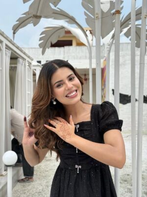 Geet Goraya Instagram - Pari🙃🌷caption pls😌
@geetgoraaya_official