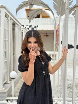 Geet Goraya Instagram - Pari🙃🌷caption pls😌
@geetgoraaya_official
