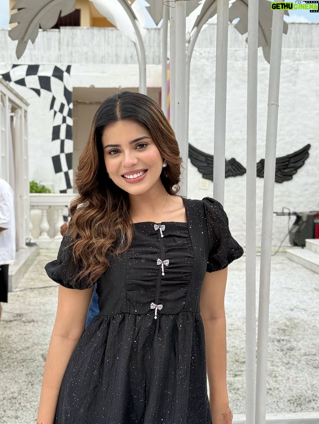 Geet Goraya - 85.4K Likes - Pari🙃🌷caption pls😌
@geetgoraaya_official