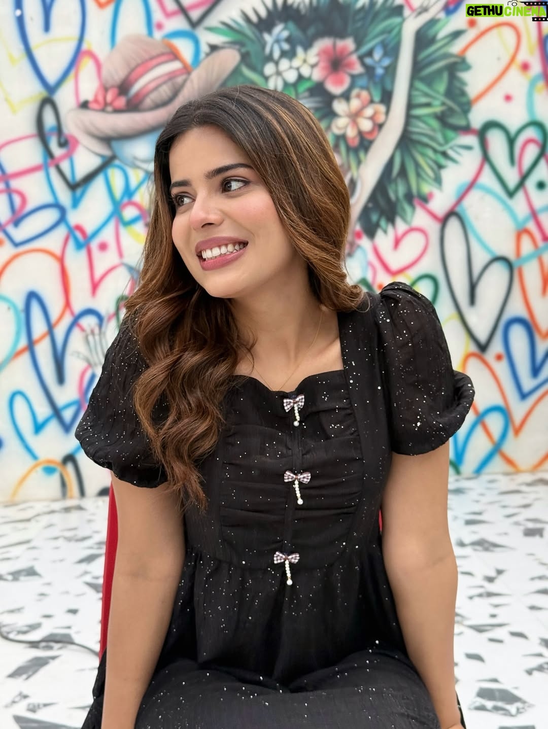 Geet Goraya - 85.4K Likes - Pari🙃🌷caption pls😌
@geetgoraaya_official