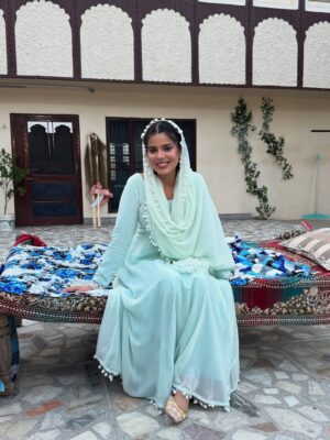 Geet Goraya Instagram - Satsriakaal ji🌷
Nave nave gaane kr rhe ready tuhade lai❤️

#geetgorayaians❤️ #post #viral