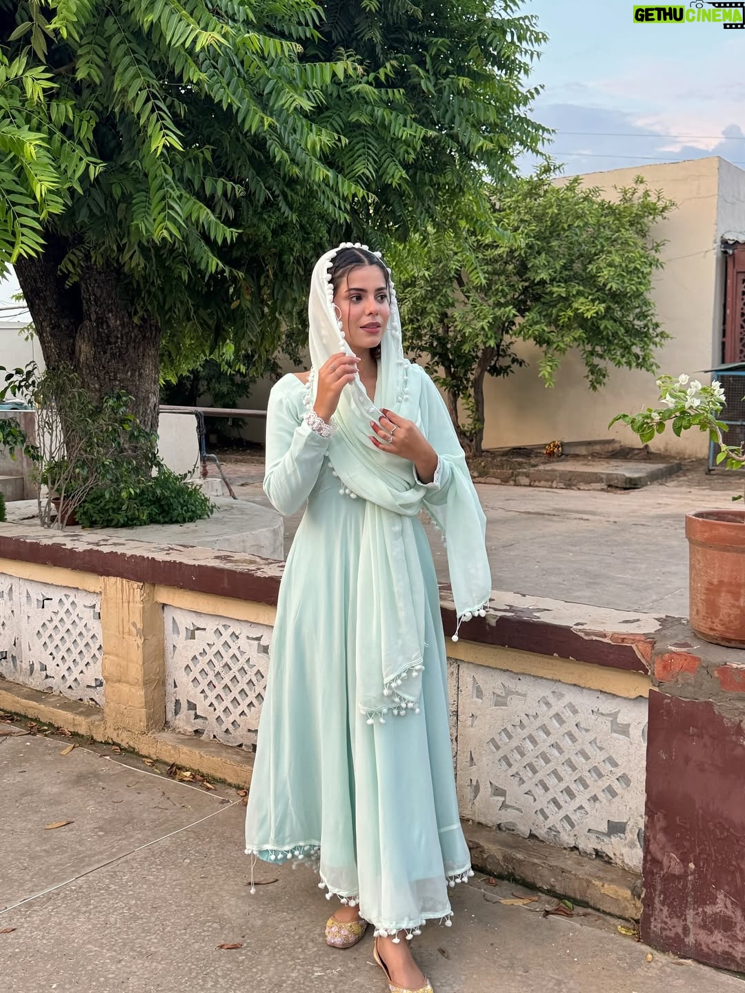 Geet Goraya - 110.9K Likes - Satsriakaal ji🌷
Nave nave gaane kr rhe ready tuhade lai❤️

#geetgorayaians❤️ #post #viral