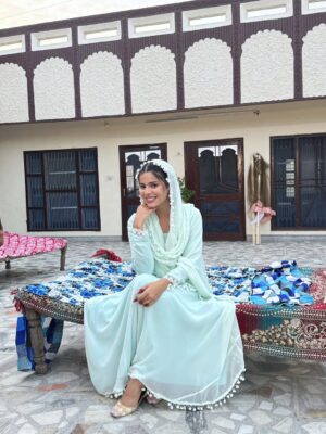 Geet Goraya Instagram - Satsriakaal ji🌷
Nave nave gaane kr rhe ready tuhade lai❤️

#geetgorayaians❤️ #post #viral