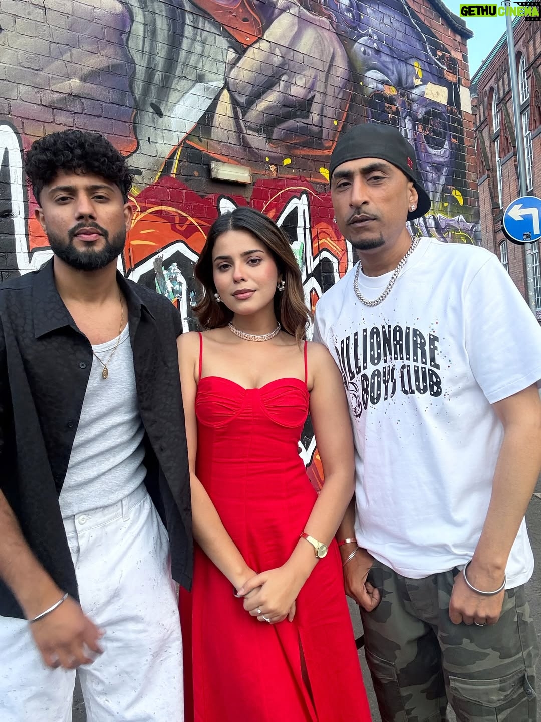 Geet Goraya - 227K Likes - Ki report fr gaane di💥
Bna rhe j reela⚡️

#post #geetgoraya #watansahi #drzeus 

#insta #instamood #viralpost❤️ #post #instagram #great