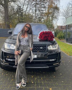 Genta Ismajli Instagram - La vita e bella 🌹