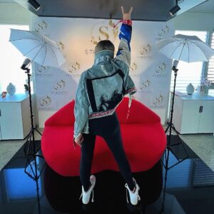 Genta Ismajli Instagram - Happy 8 months my babys we love you so so much @ivyblueicon ❤️💙 @ustagenta 
Let’s not to mention the amazing hand made jackets @swiss.stones and a special thnx to @bora.iin and @sthetic_first_academy 

You made us very happy 😍