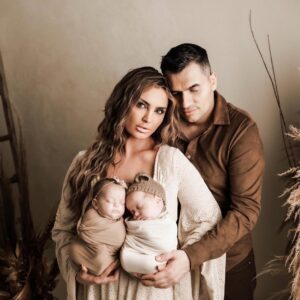 Genta Ismajli Instagram - Family.
@ustagenta @ivyblueicon 

@ella.kuhn.photography @granitmiftari