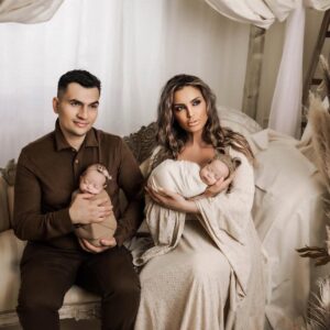 Genta Ismajli Instagram - Family.
@ustagenta @ivyblueicon 

@ella.kuhn.photography @granitmiftari