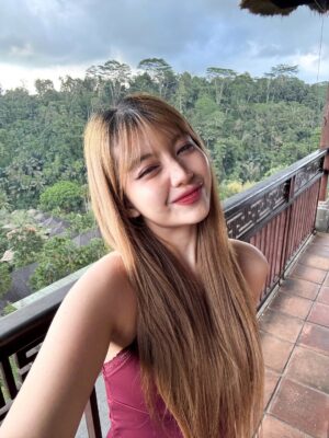 Ghea Indrawari Instagram - makan, bernapas, hidup