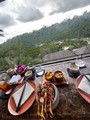 Ghea Indrawari Instagram - makan, bernapas, hidup