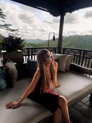 Ghea Indrawari Instagram - makan, bernapas, hidup