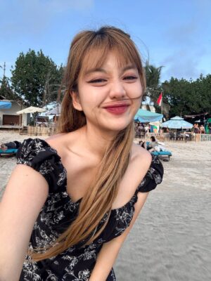 Ghea Indrawari Instagram - selfie teroooos