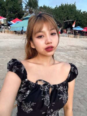 Ghea Indrawari Instagram - selfie teroooos
