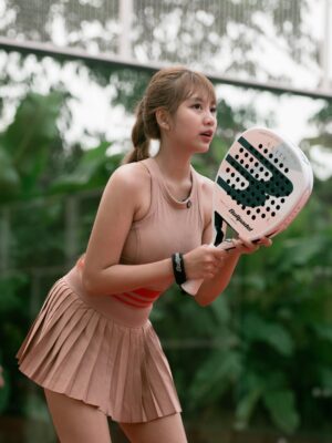 Ghea Indrawari Instagram - spill culture shock mu pas main padel