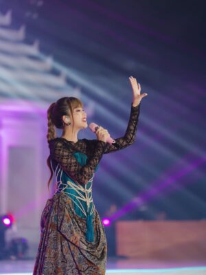Ghea Indrawari Instagram - siapa aja yang ketemu aku di Bojonegoro?
thanks for having me Bojonegoro Wastra Batik Festival 2025 ✨
.

wearing @houseofdimassinggih 
styled by @rikkisi