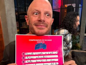 Gina Holguín Instagram - ¿Que si me divierto en @miembrosalairetv ? MASHIN!!!
Gracias!!! La pasé increíble. Solo espero que no se olvide @facufacundo que: “Y Gina también”
La última foto es la lista de los compromisos dentro de @lacasafamososmx que Facundo firmó bajo notario y con la secretaria de gobernación que dio fe y legalidad de dicho documento.
A GANAR FACUNDO!!!!! 😎🙌🏽