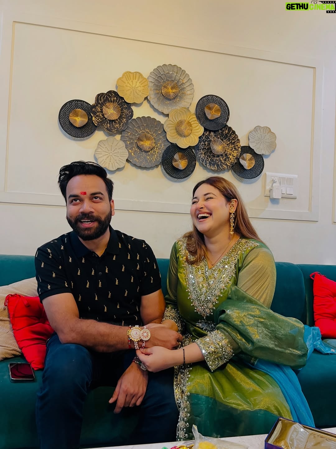 Ginni Soni - 15.7K Likes - Happy rakshabandhan..🫀🧿