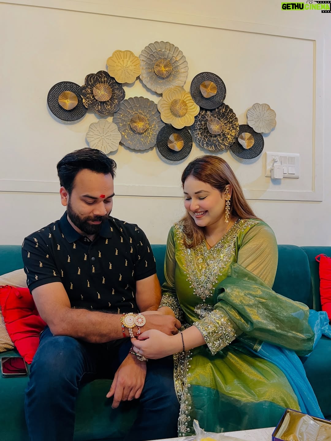 Ginni Soni - 15.7K Likes - Happy rakshabandhan..🫀🧿