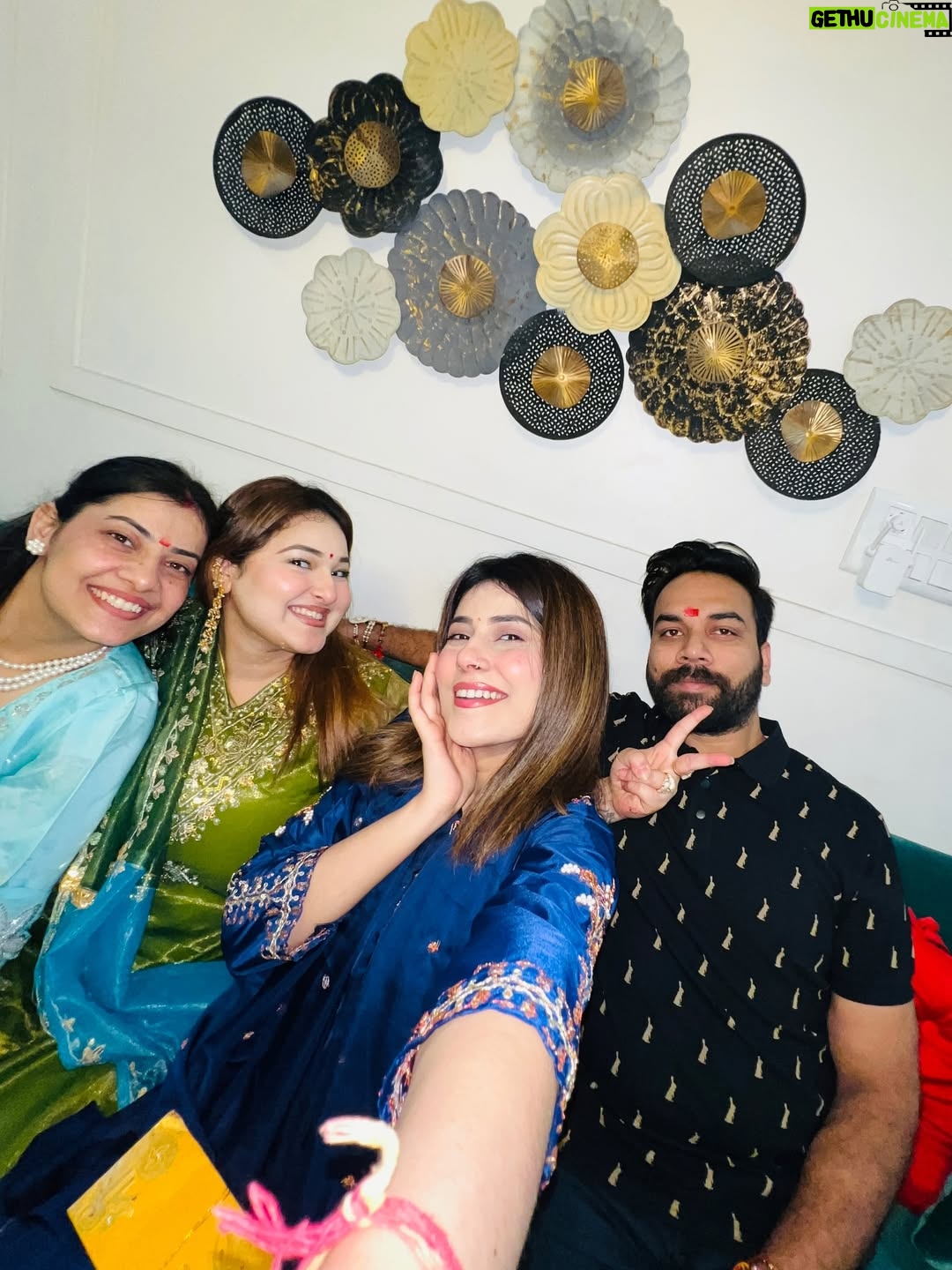 Ginni Soni - 15.7K Likes - Happy rakshabandhan..🫀🧿