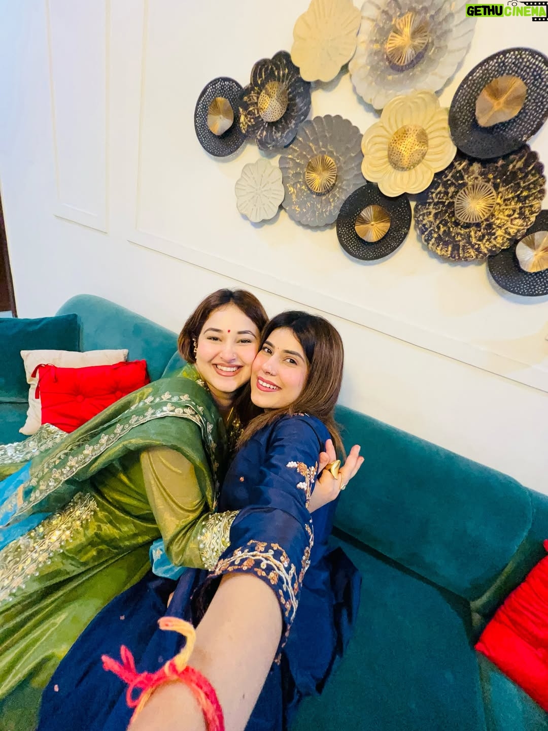 Ginni Soni - 15.7K Likes - Happy rakshabandhan..🫀🧿
