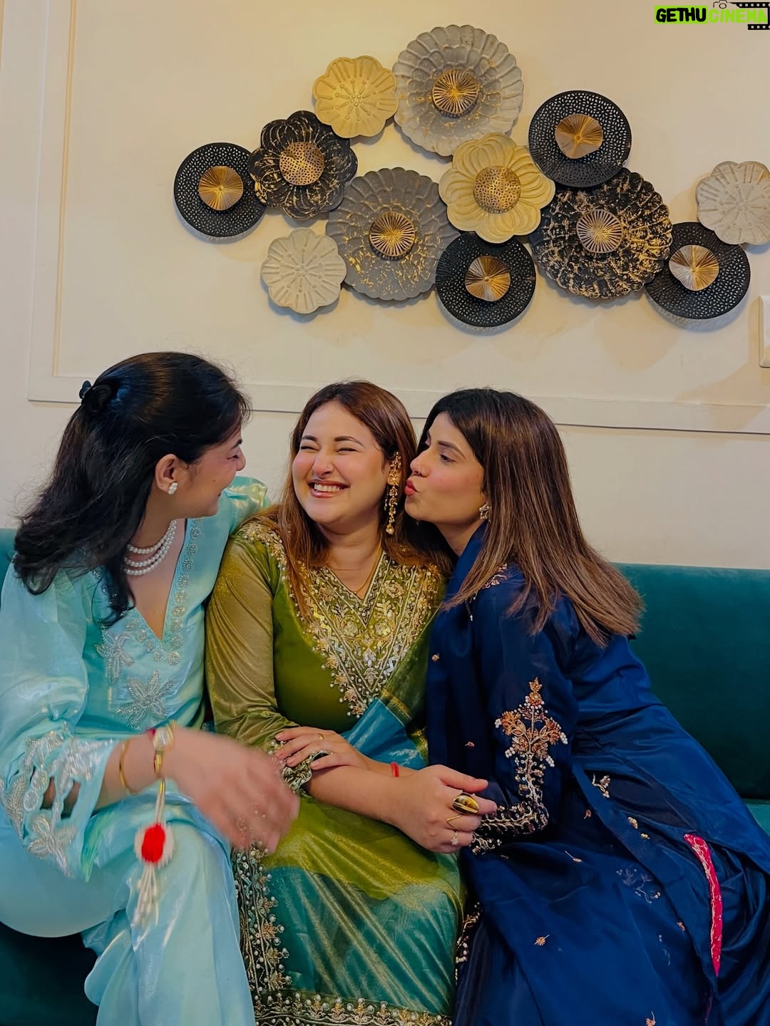 Ginni Soni - 15.7K Likes - Happy rakshabandhan..🫀🧿