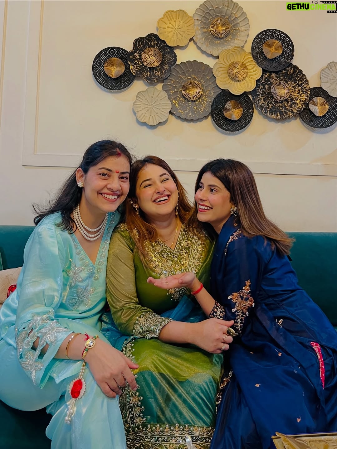 Ginni Soni - 15.7K Likes - Happy rakshabandhan..🫀🧿