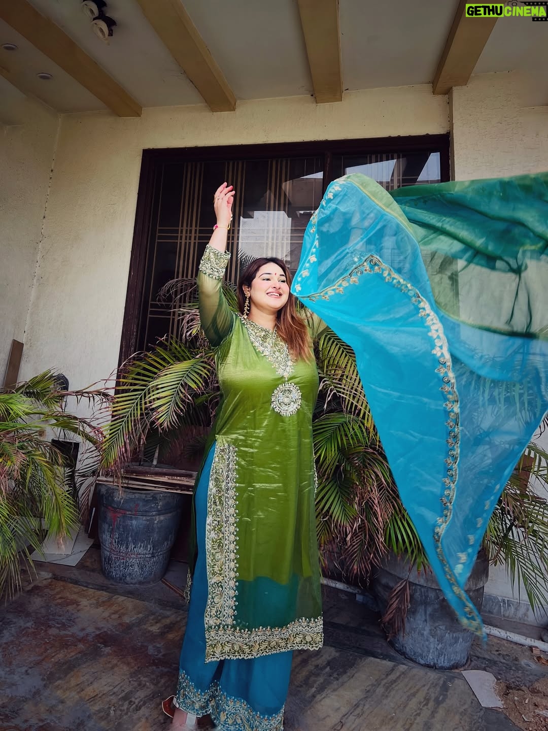 Ginni Soni - 15.7K Likes - Happy rakshabandhan..🫀🧿